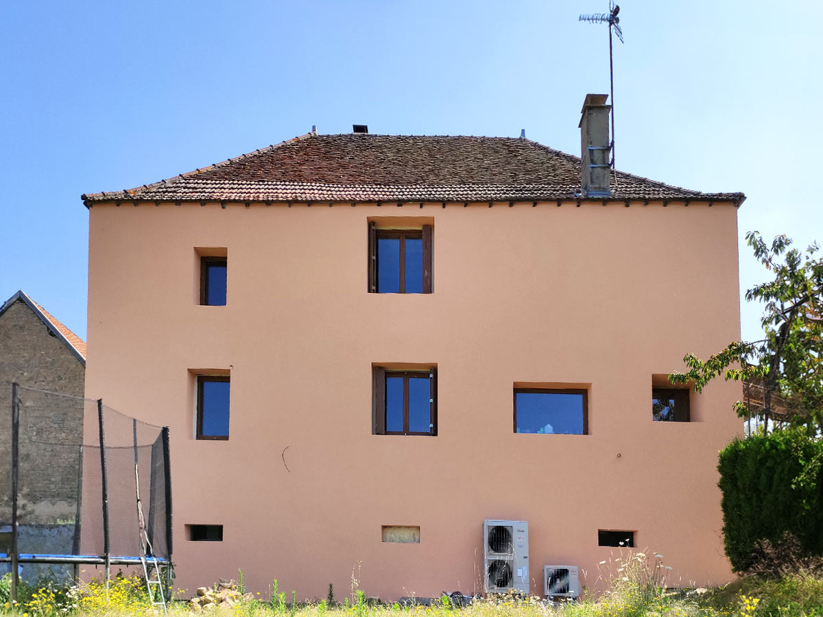 Maison après des travaux d'isolation extérieur à Mussy-sous-Dun