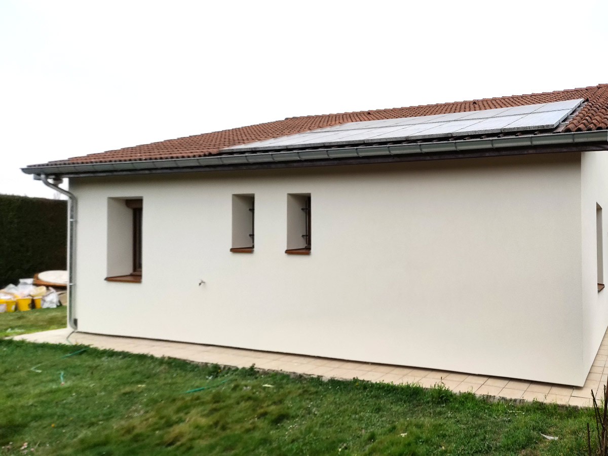 Maison après des travaux d'isolation extérieur à Saint-Siméon-de Bressieux